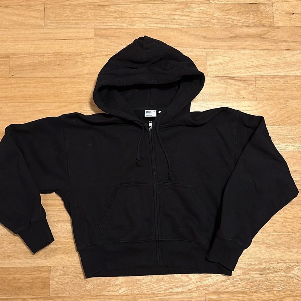Tna zip up